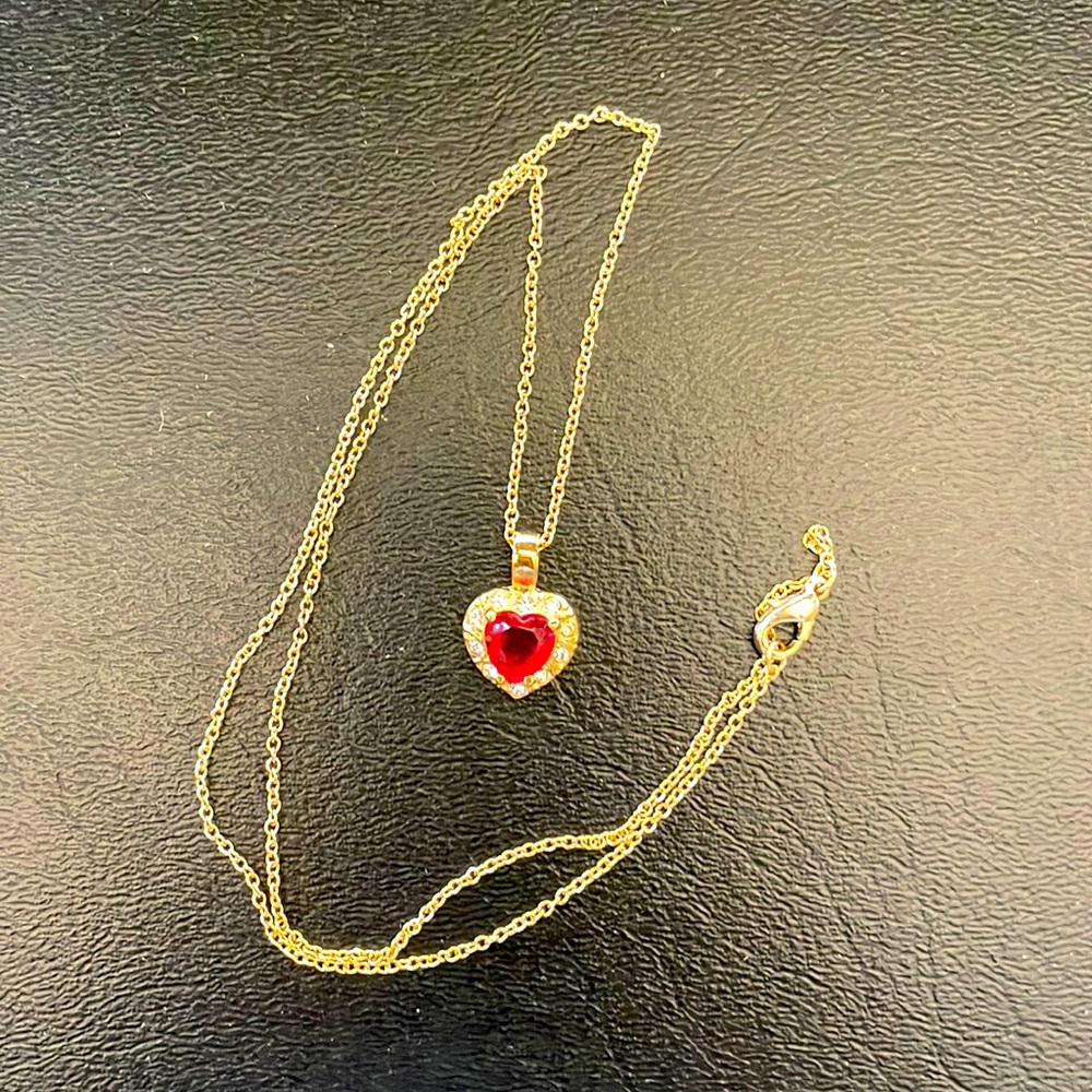 NWOT pretty necklace. Birthday stone? Never worn.